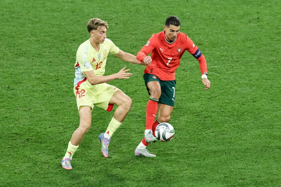 从蕾哈娜观 从蕾哈娜观