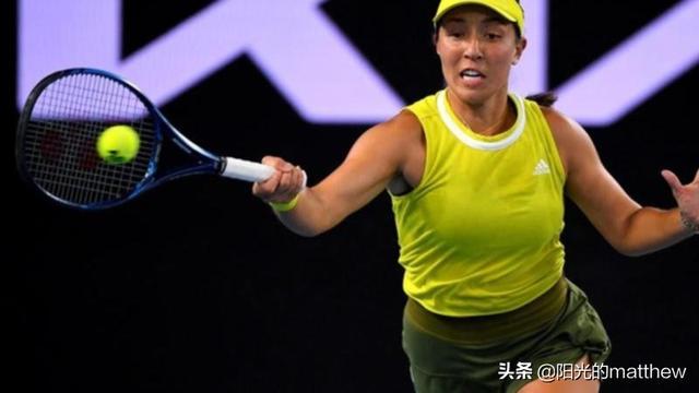 在压力下并 在压力下并