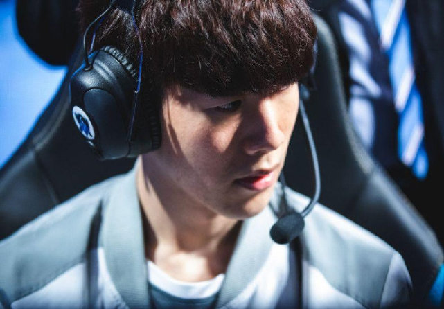 迫使球队更 迫使球队更