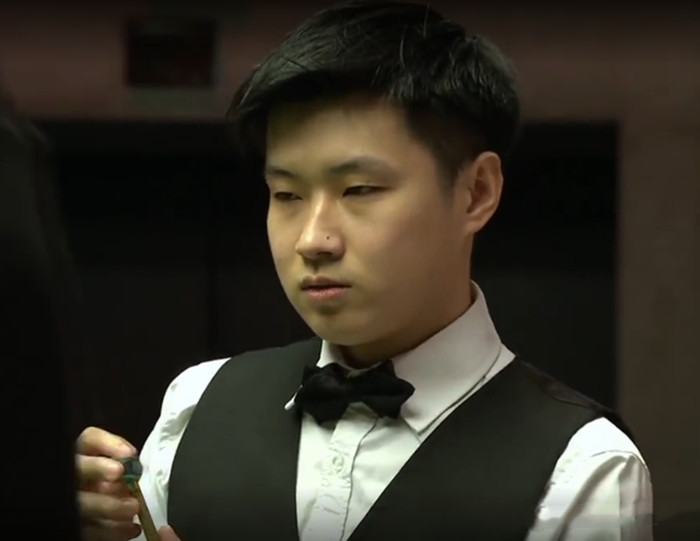 在轻松的氛 在轻松的氛